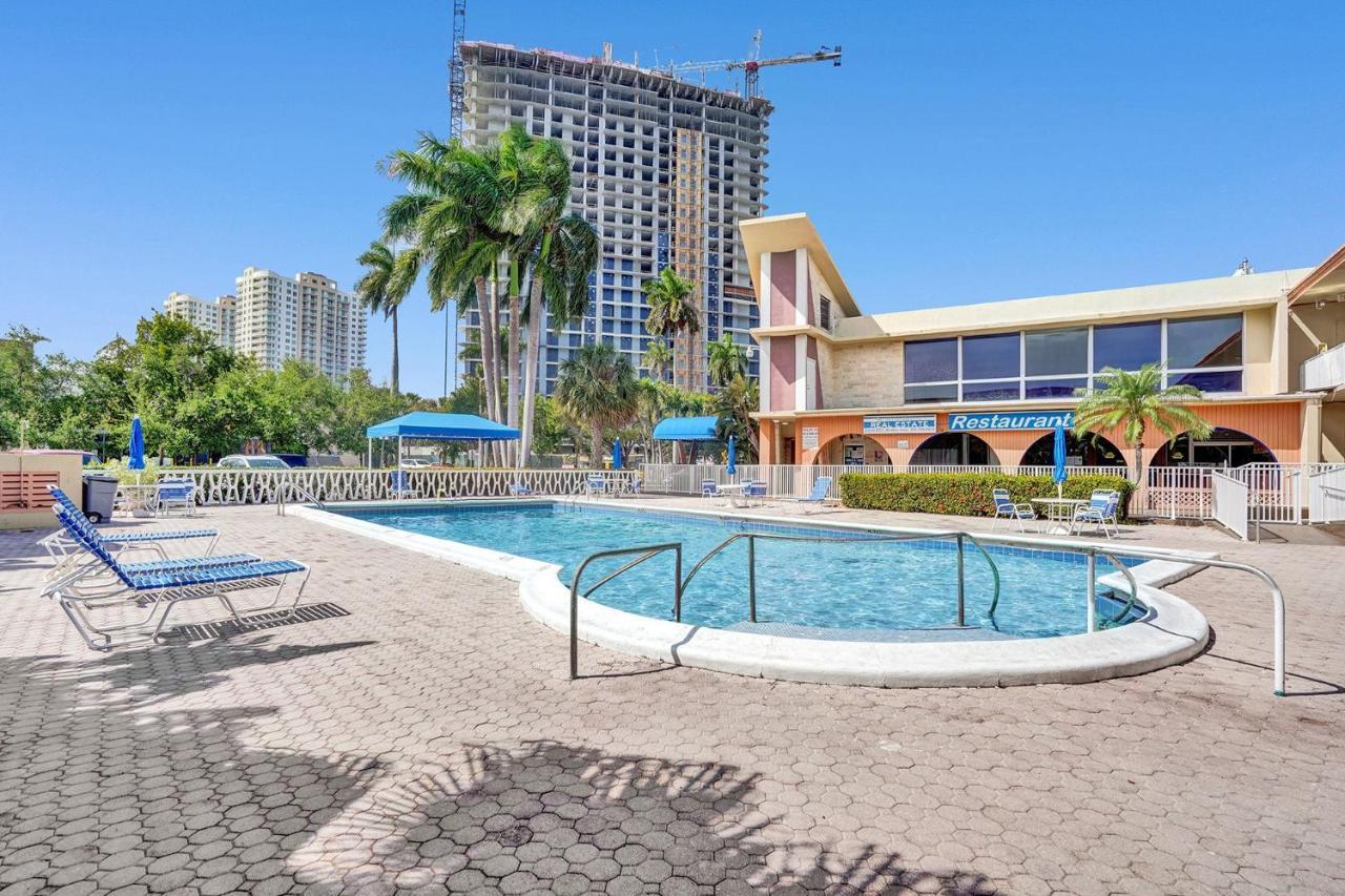 Gorgeous Spot In Hallandale Beach With Pool!! Luaran gambar