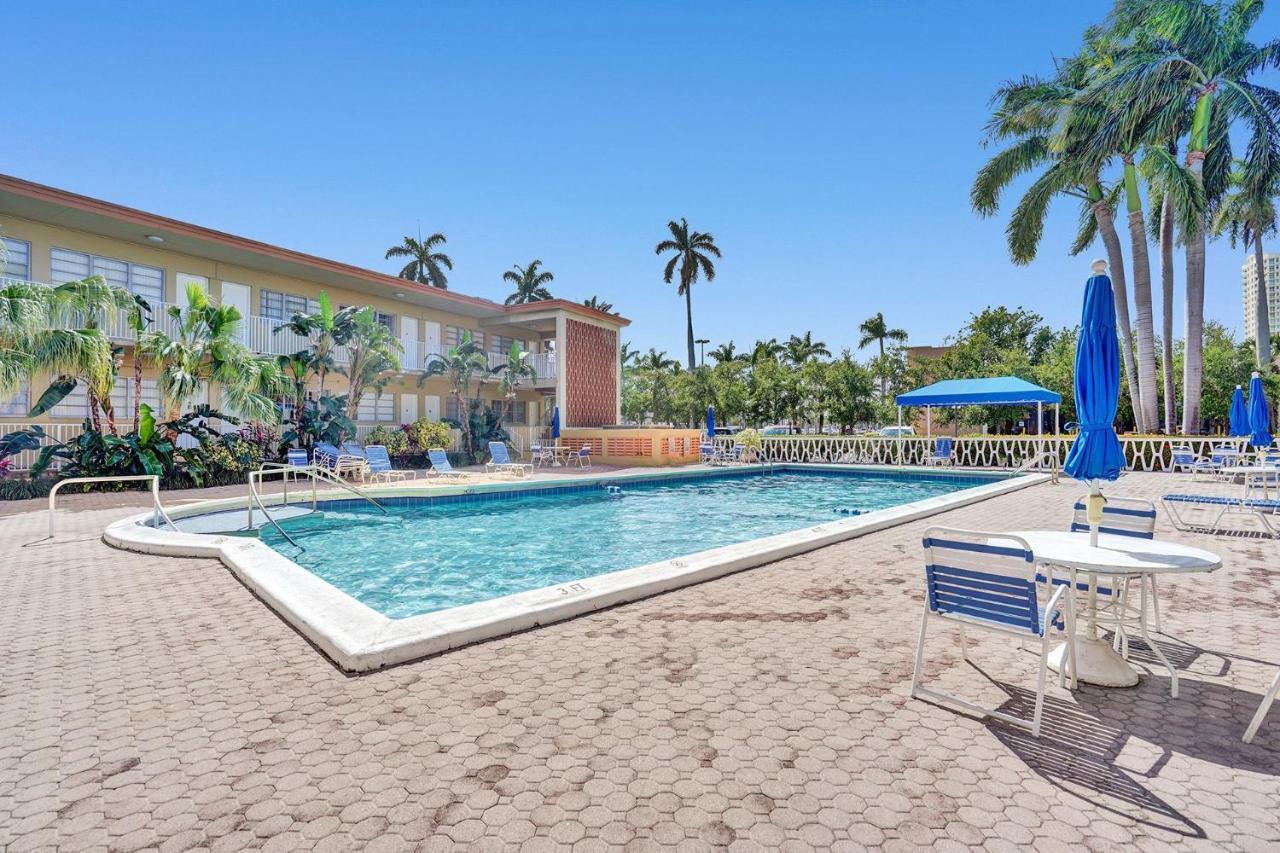 Gorgeous Spot In Hallandale Beach With Pool!! Luaran gambar