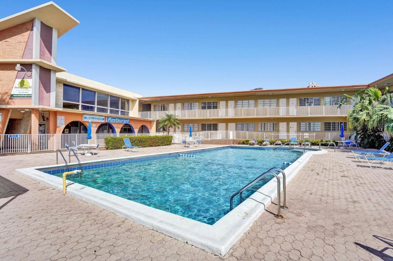 Gorgeous Spot In Hallandale Beach With Pool!! Luaran gambar